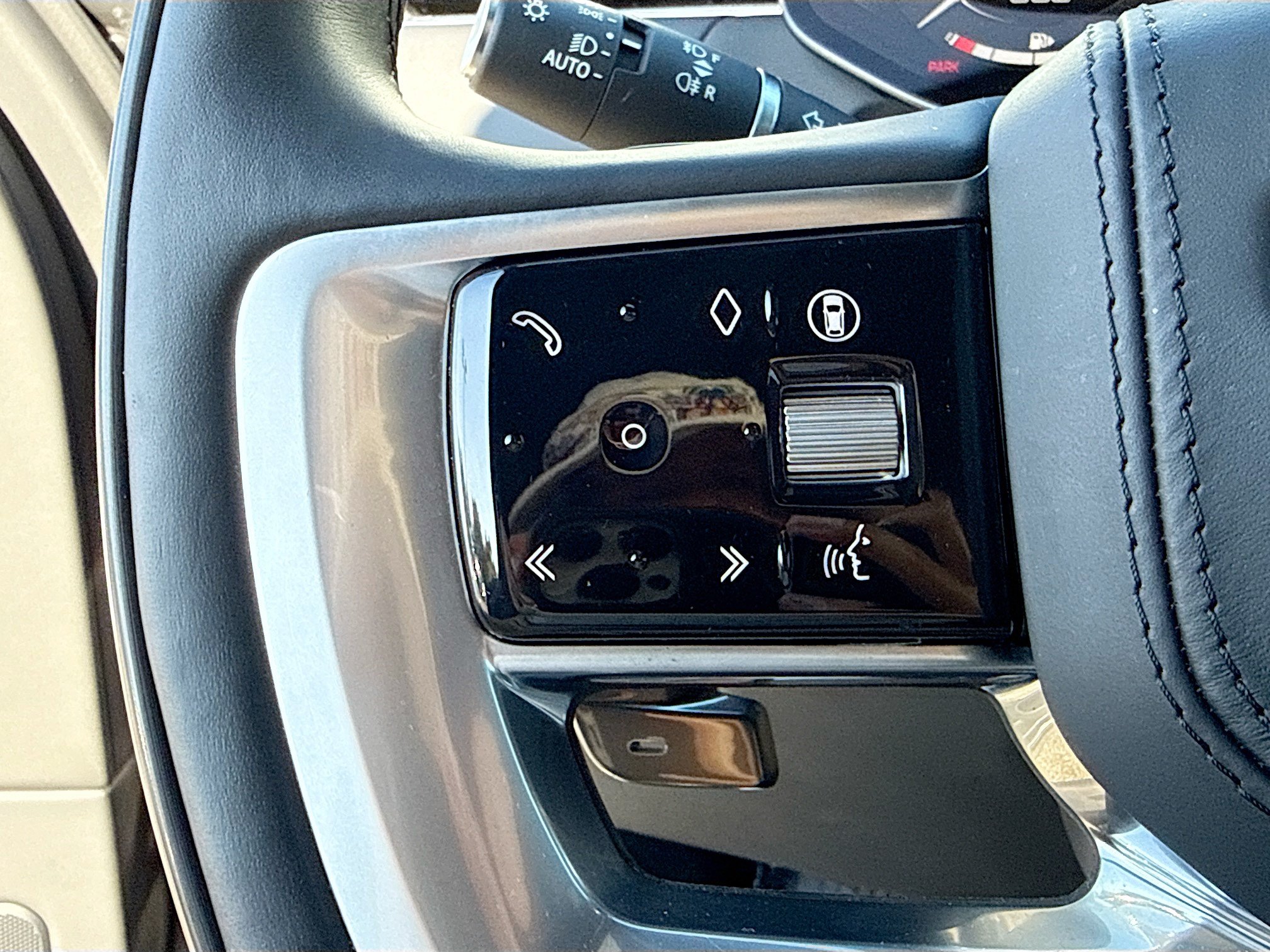 Used 2025 Land Rover Range Rover SE AWD/4WD image 37