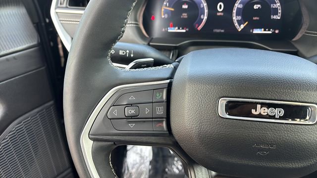 Used 2024 Jeep Grand Cherokee L Altitude AWD/4WD image 16