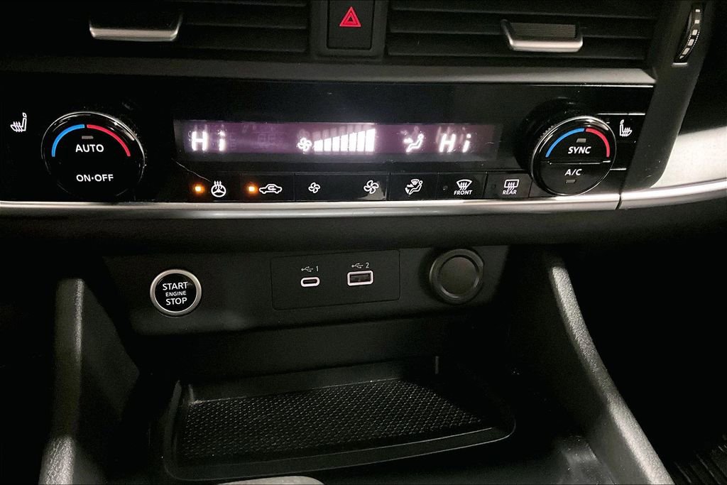 Used 2022 Nissan Rogue S image 15