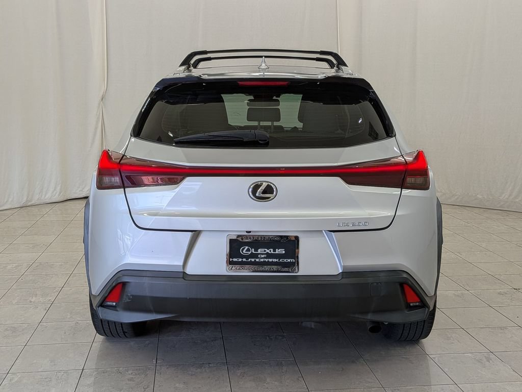 Used 2019 Lexus UX 200 w/ Accessory Package FWD image 8
