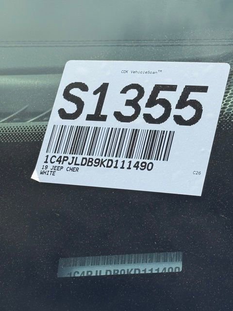 Used 2019 Jeep Cherokee Limited image 32