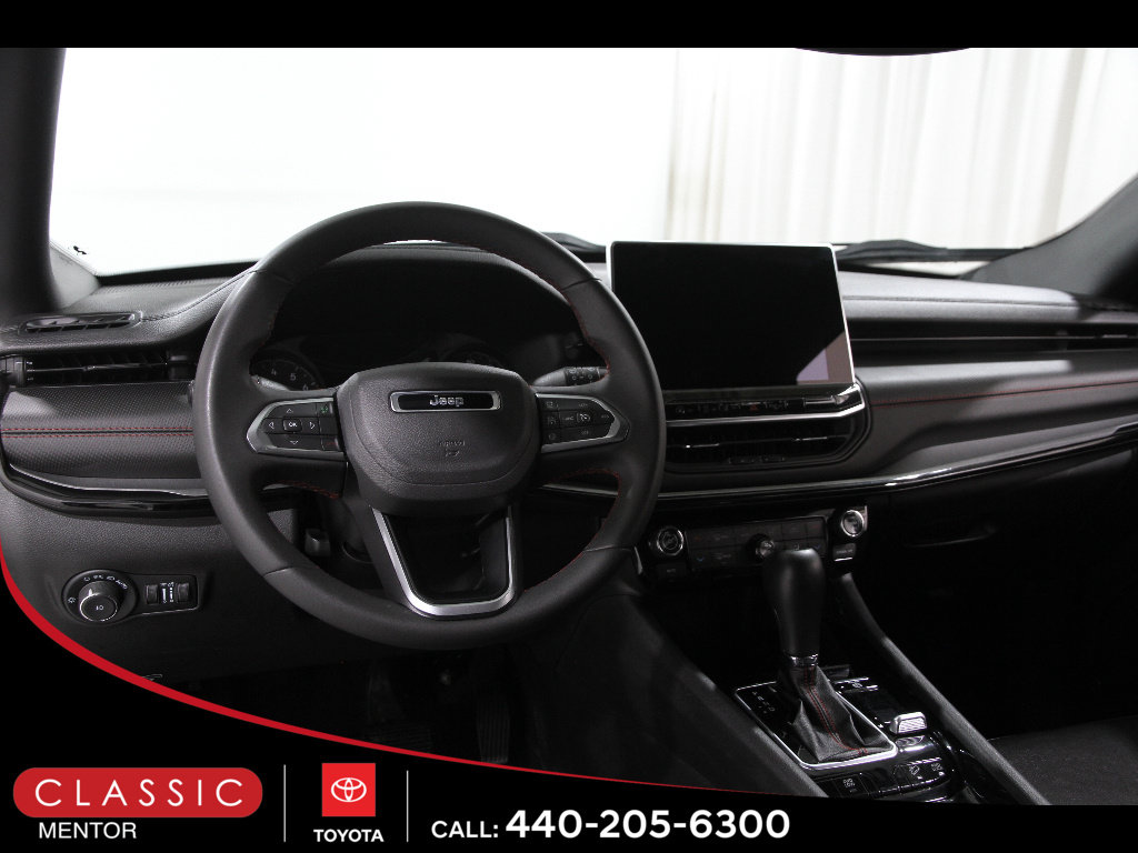 Used 2024 Jeep Compass Trailhawk AWD/4WD image 6