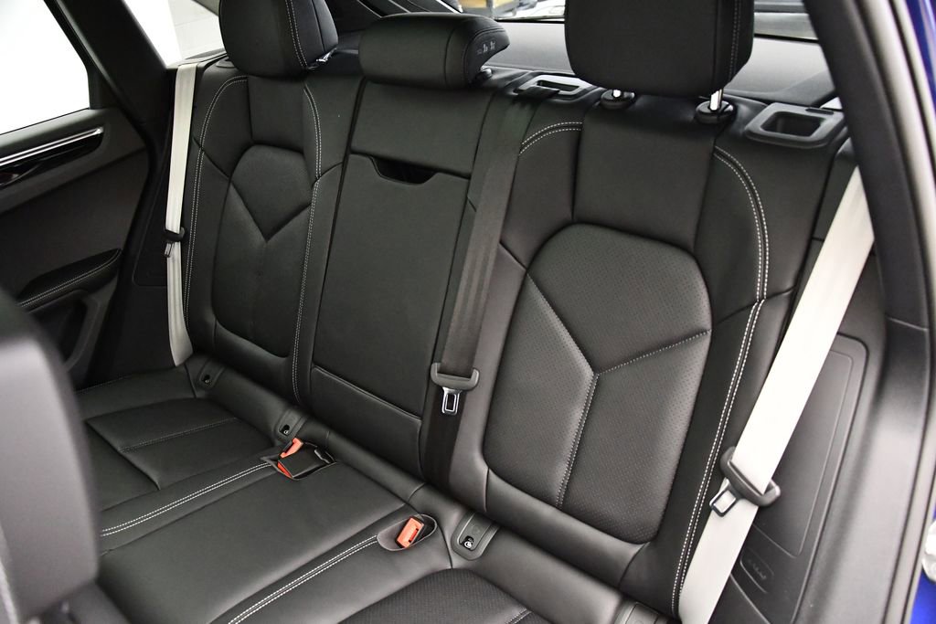 Certified 2025 Porsche Macan image 47
