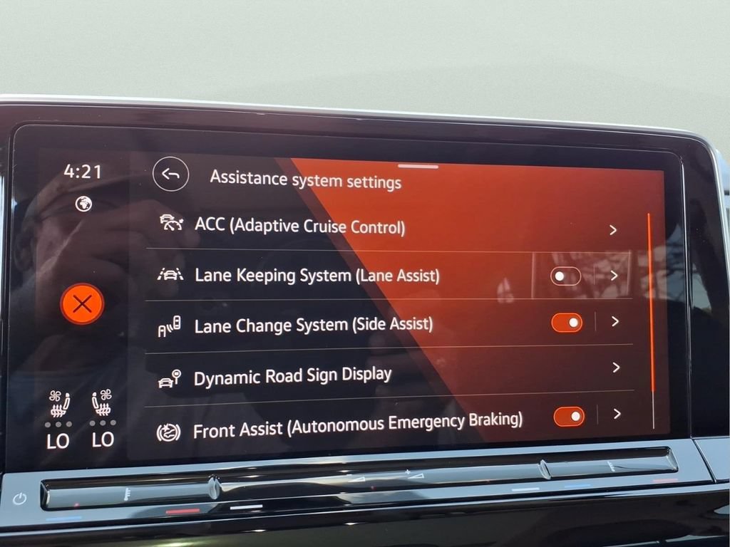 Used 2024 Volkswagen Atlas Peak Edition SEL AWD/4WD image 11