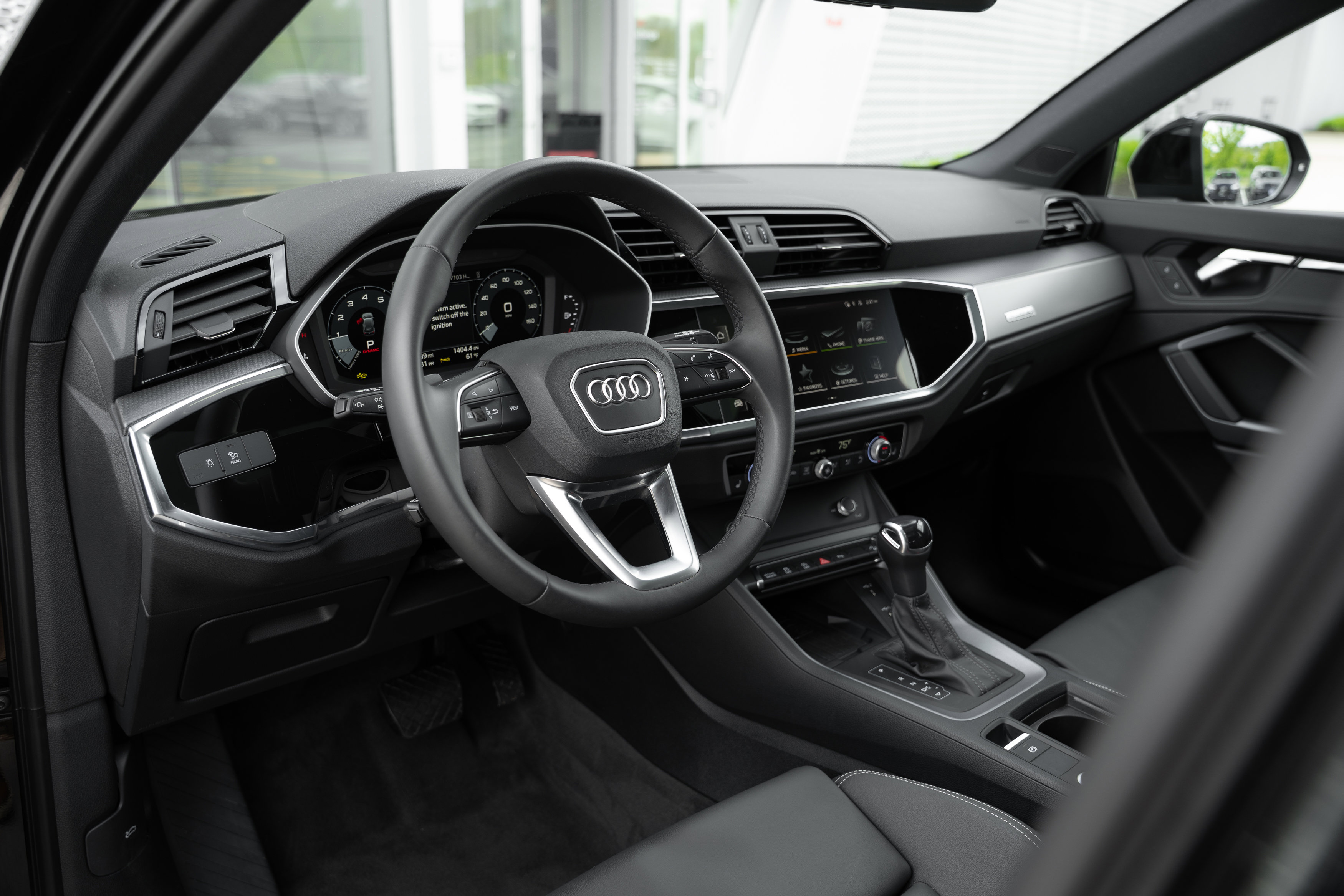Certified 2025 Audi Q3 2.0T Premium w/ Convenience Package AWD/4WD image 10