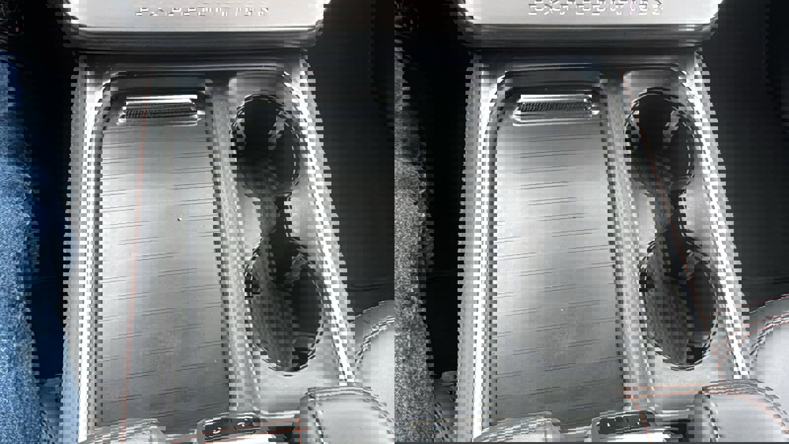 Used 2025 Ford Expedition Active image 19