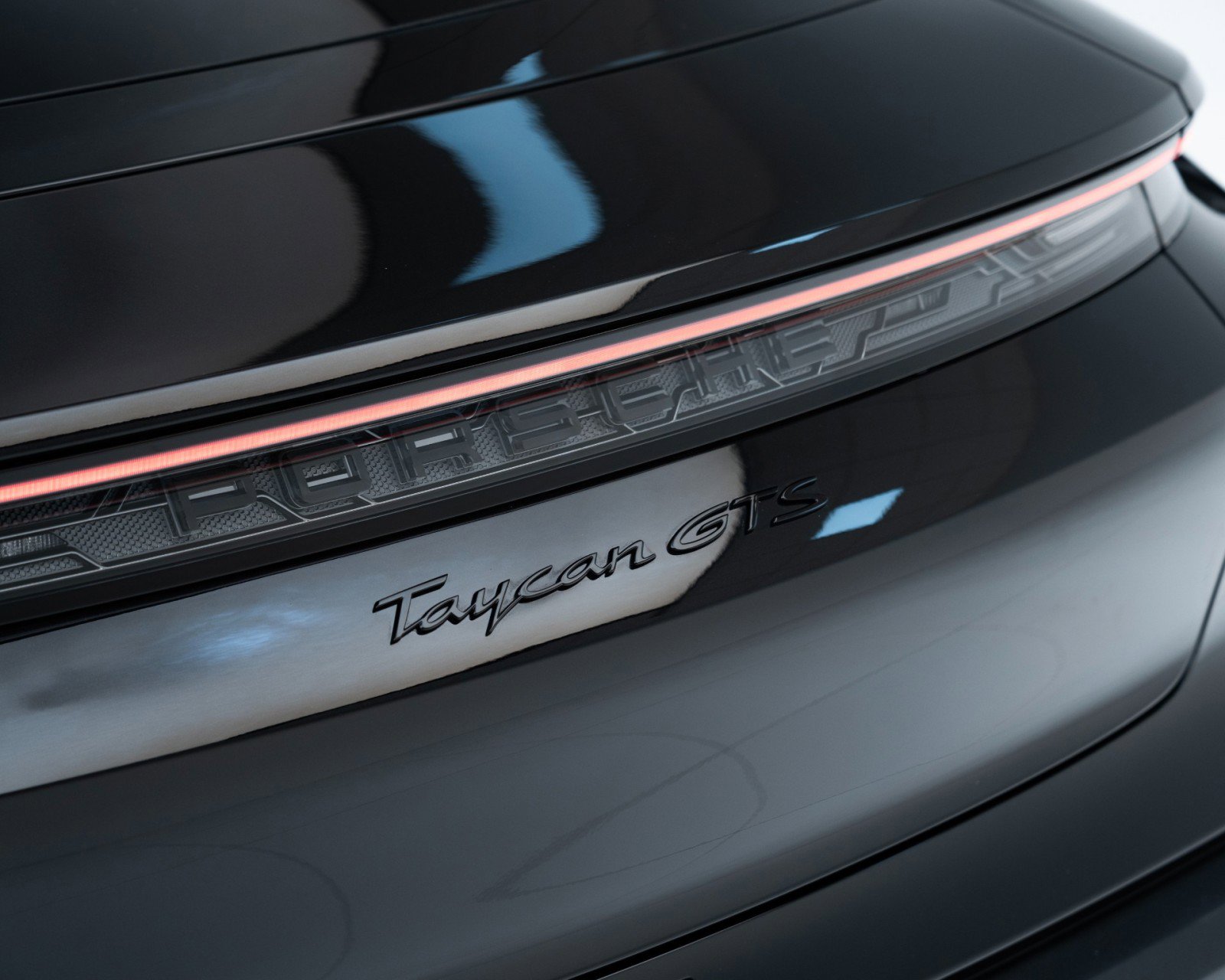 New 2026 Porsche Taycan GTS image 14