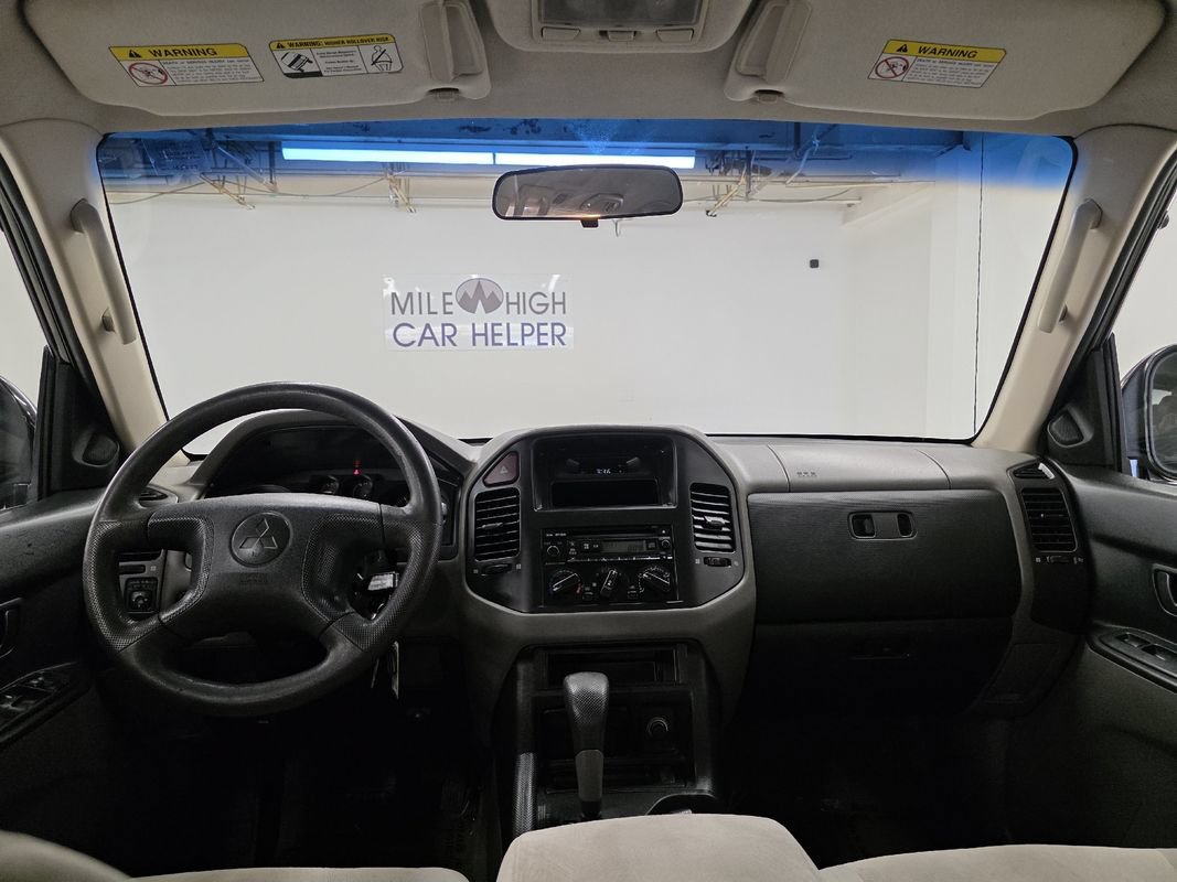 Used 2002 Mitsubishi Montero XLS AWD/4WD image 5