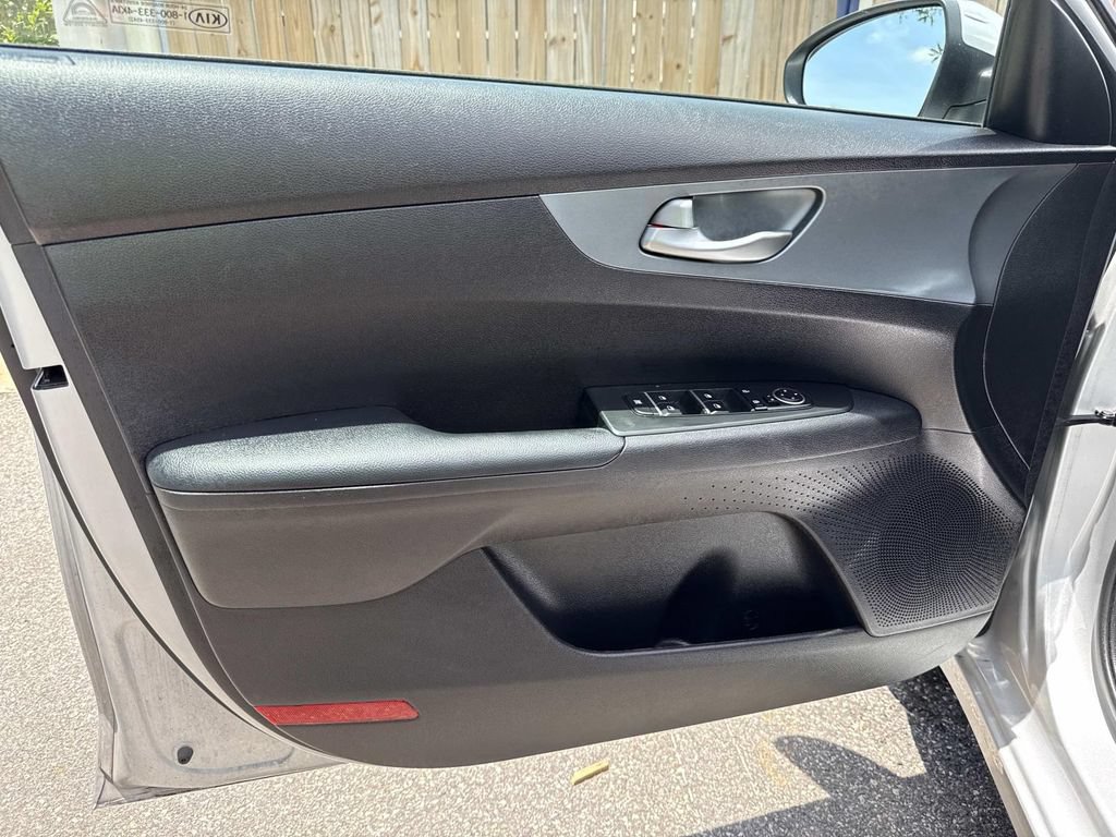 Used 2021 Kia Forte LXS FWD image 22