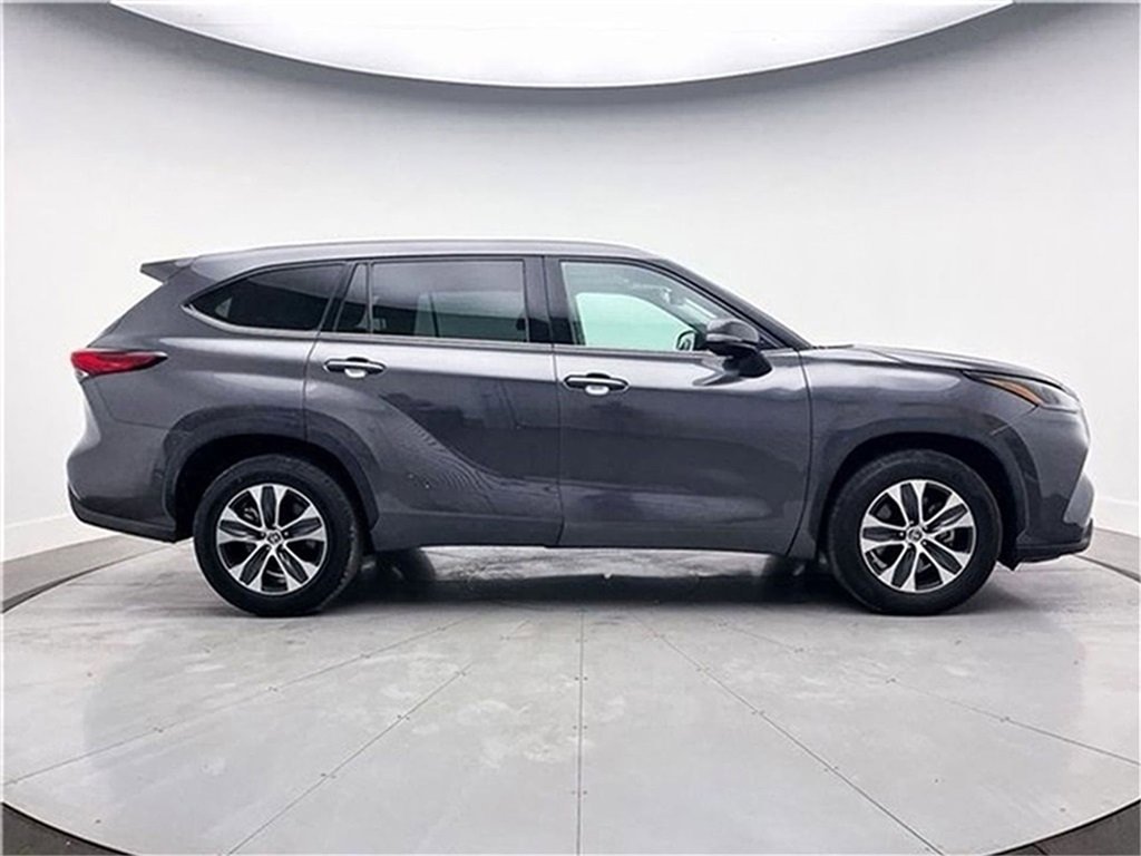 Used 2022 Toyota Highlander XLE