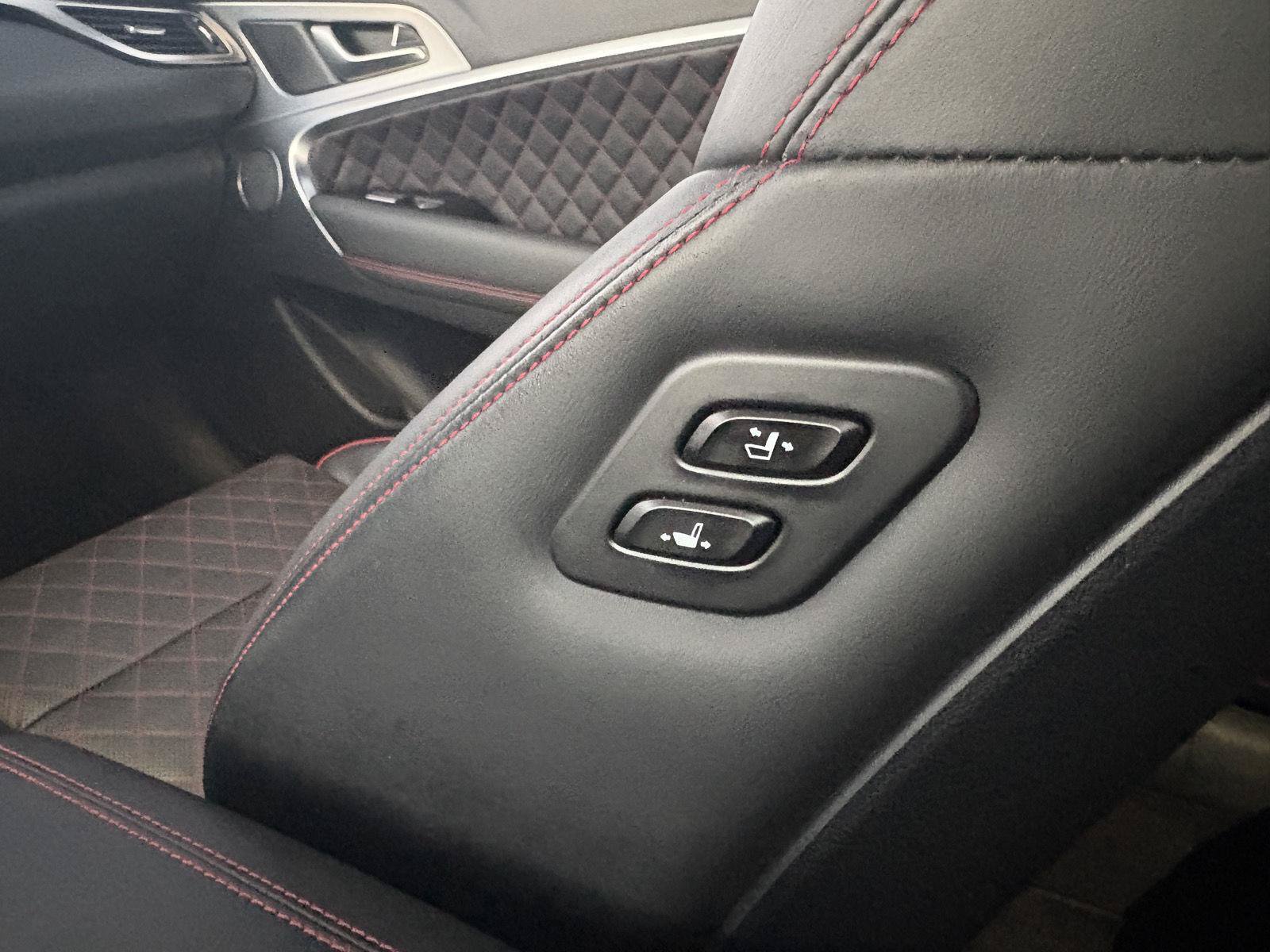 Used 2019 Genesis G70 3.3T image 24