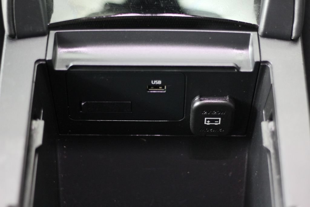 Used 2019 MAZDA MAZDA3 Sedan w/ Preferred Package FWD image 33
