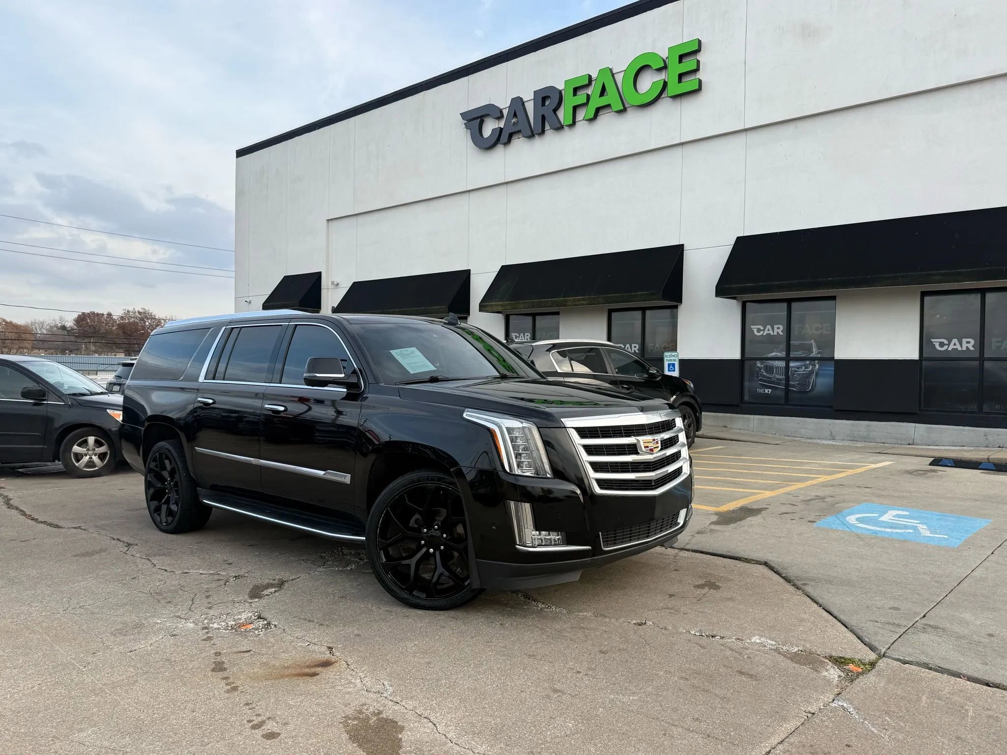 Used 2017 Cadillac Escalade ESV Luxury image 1