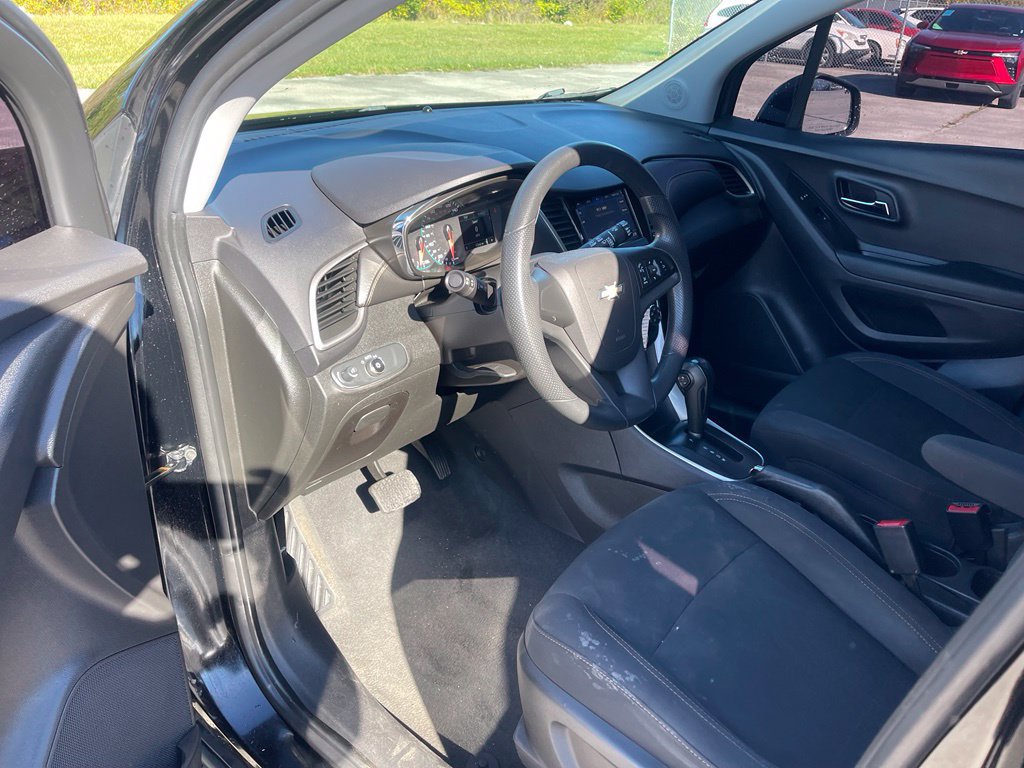 Used 2020 Chevrolet Trax LS FWD image 12