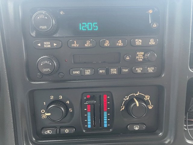 Used 2004 Chevrolet Tahoe LS RWD image 19