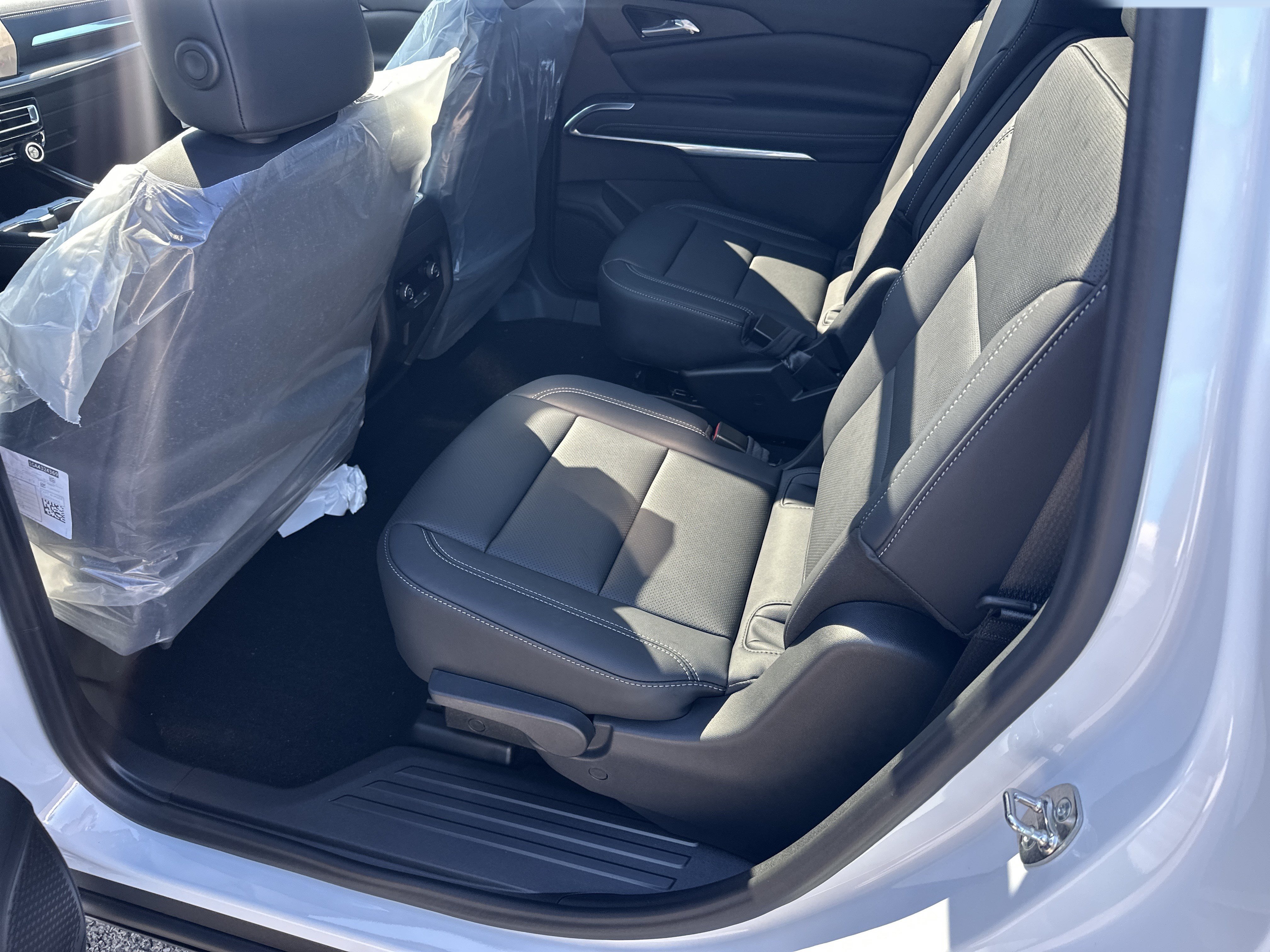 New 2027 Chevrolet Traverse LT w/ Sun and Wheel Package AWD/4WD image 6