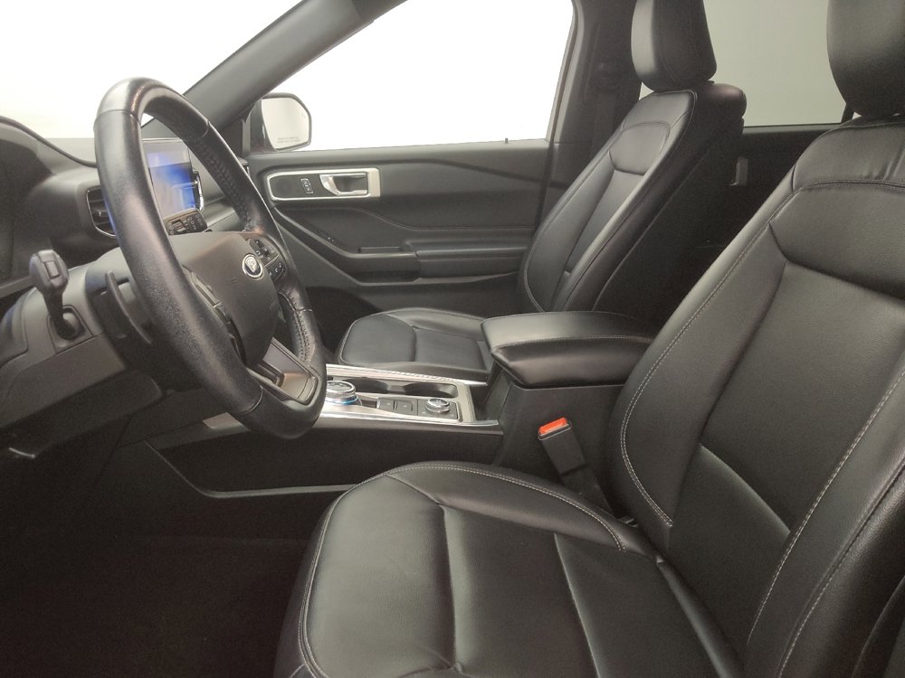Used 2020 Ford Explorer XLT w/ Equipment Group 202A image 17