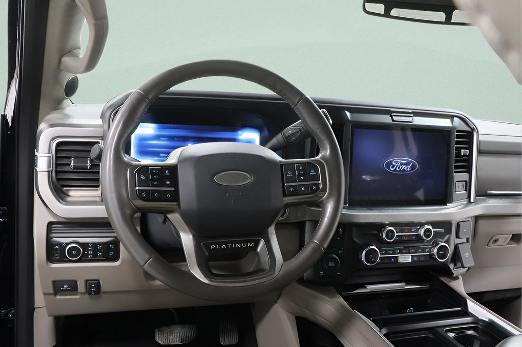 Used 2025 Ford F250 Platinum w/ Platinum Plus Package image 9