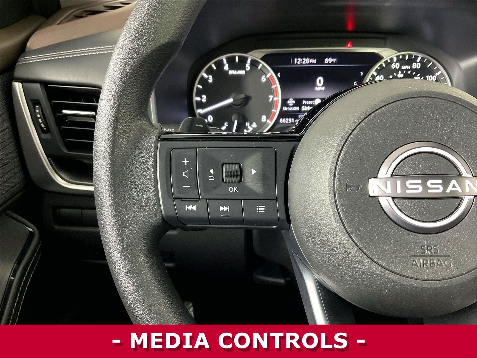 Certified 2023 Nissan Rogue SV FWD image 11
