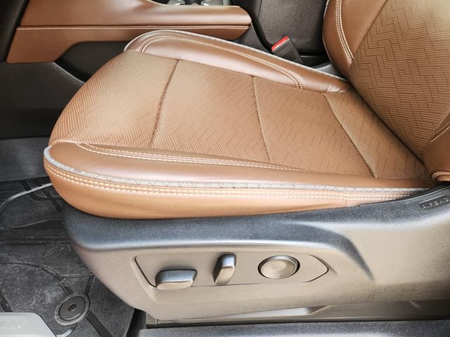 Used 2023 Chevrolet Tahoe High Country w/ Advanced Technology Package AWD/4WD image 25