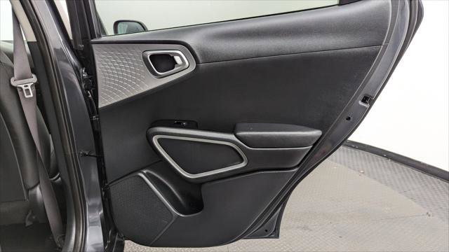 Used 2022 Kia Soul LX w/ Technology Package image 21