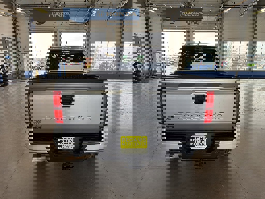 Used 2024 Toyota Tacoma TRD Off-Road image 4