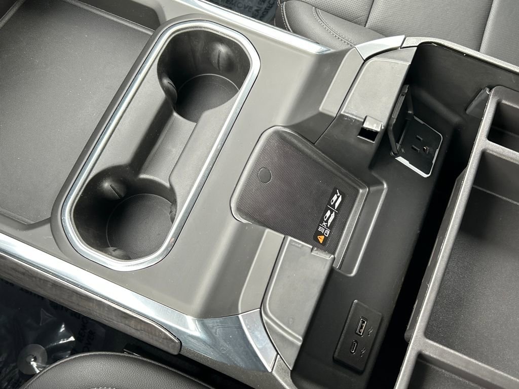 Used 2025 Chevrolet Silverado 3500 LTZ w/ LTZ Plus Package image 15