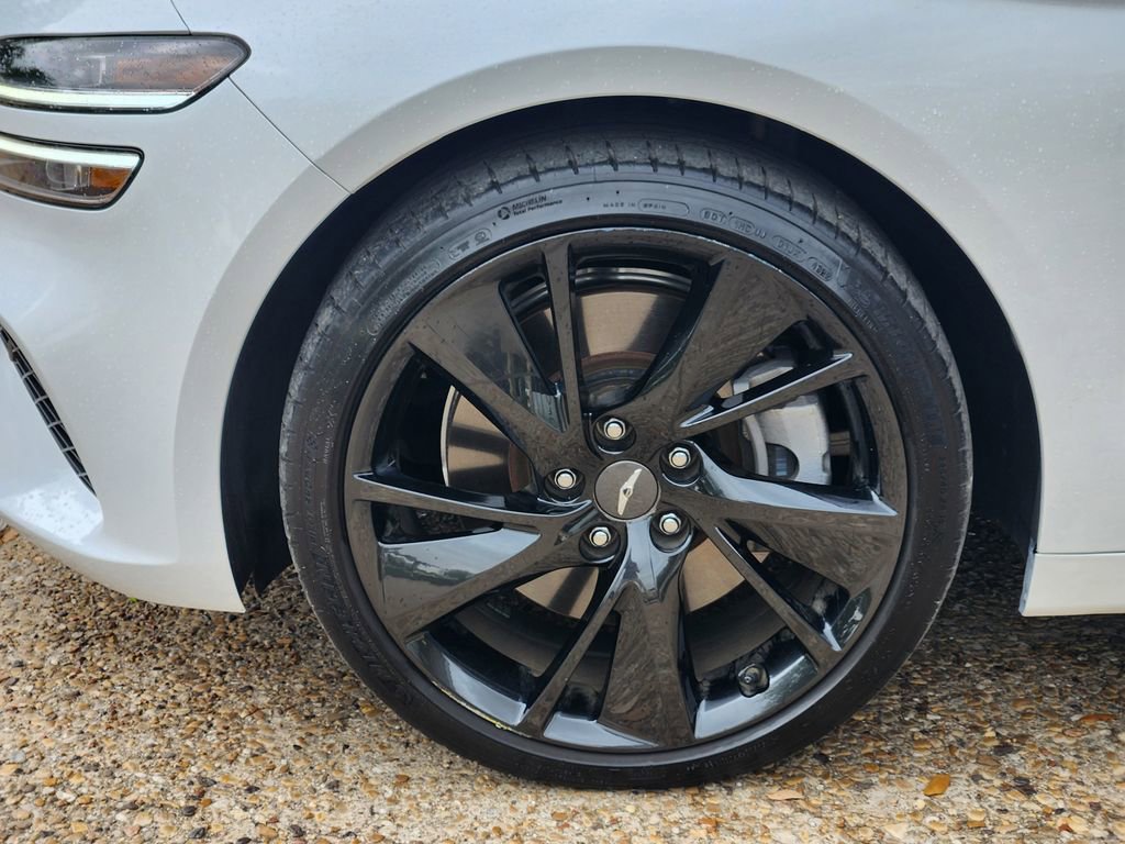 Used 2023 Genesis G70 3.3T w/ Sport Advanced Package image 9