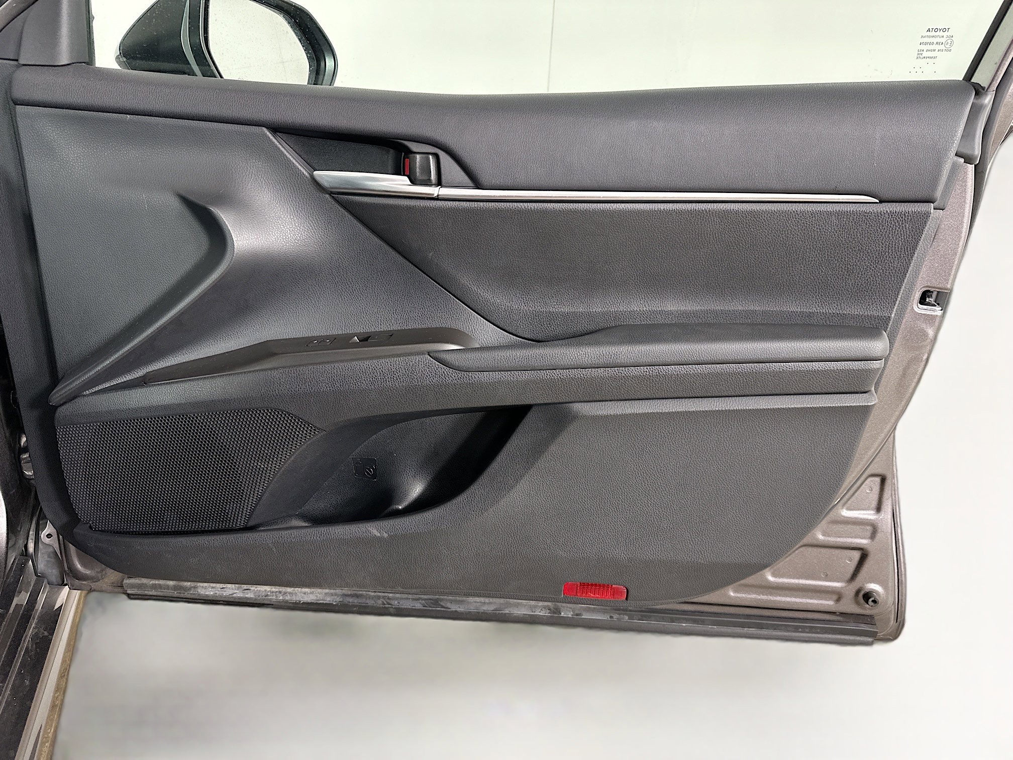 Used 2024 Toyota Camry SE image 30