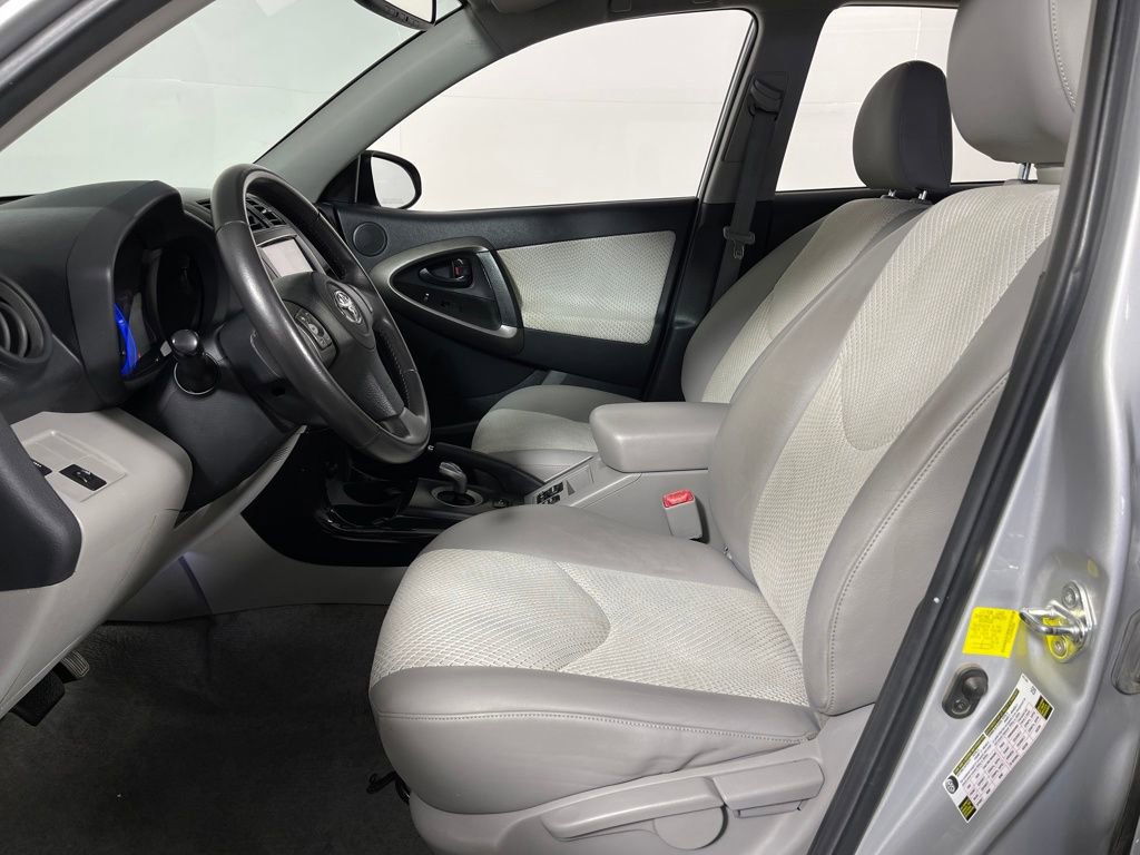 Used 2014 Toyota RAV4 EV image 10