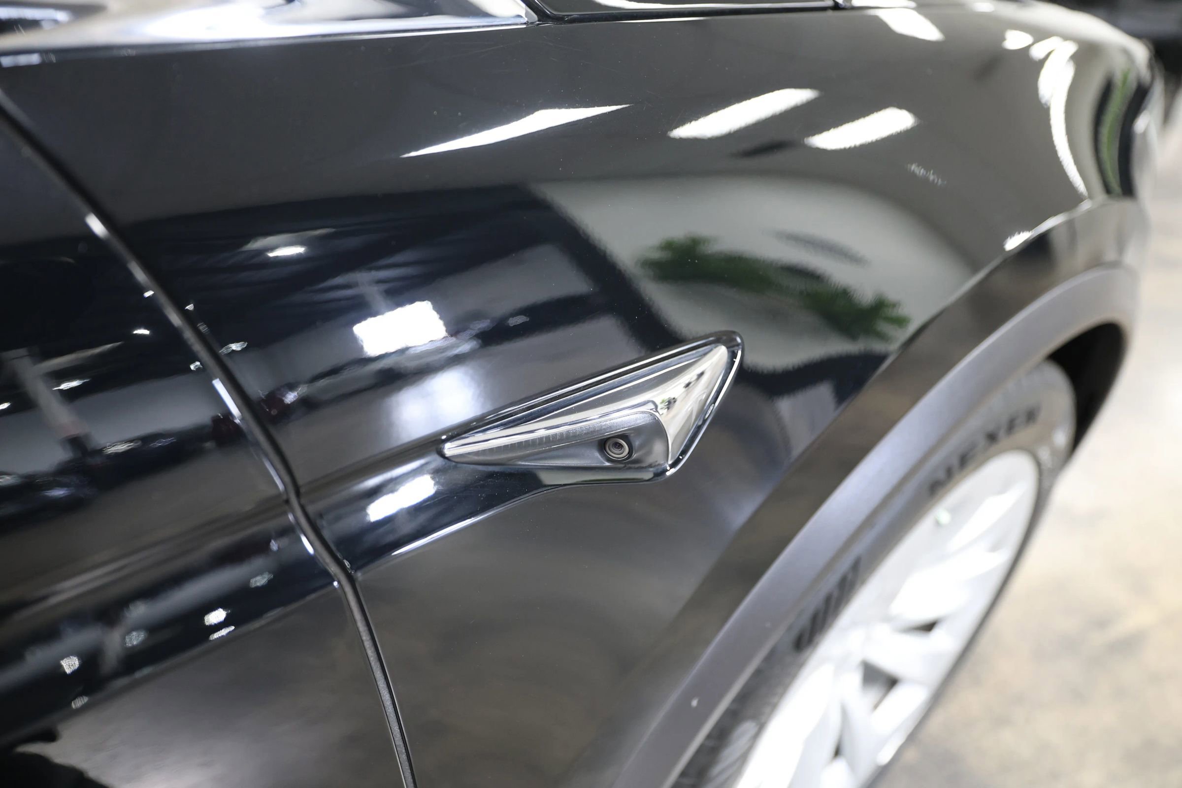 Used 2018 Tesla Model X 75D image 14