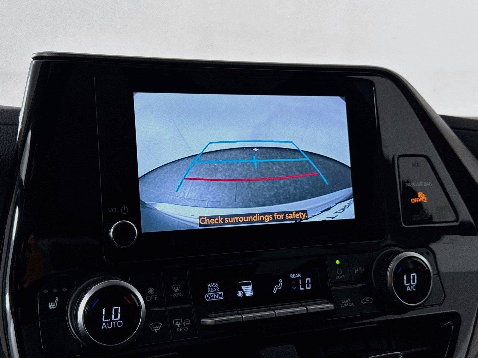 Certified 2025 Toyota Highlander XLE FWD image 25