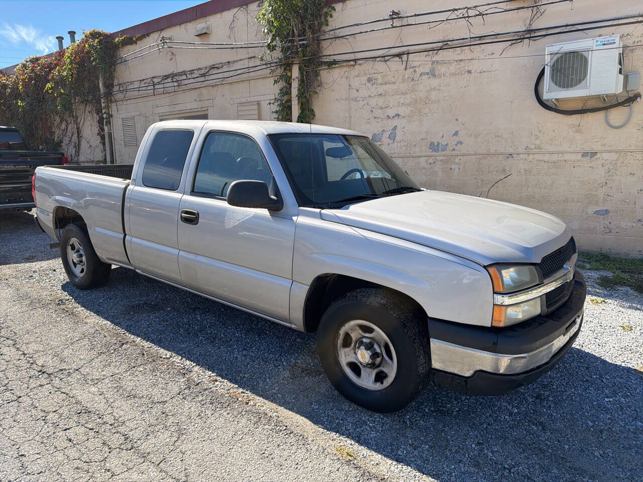 Used 2004 Chevrolet Silverado 1500 W/T RWD image 17