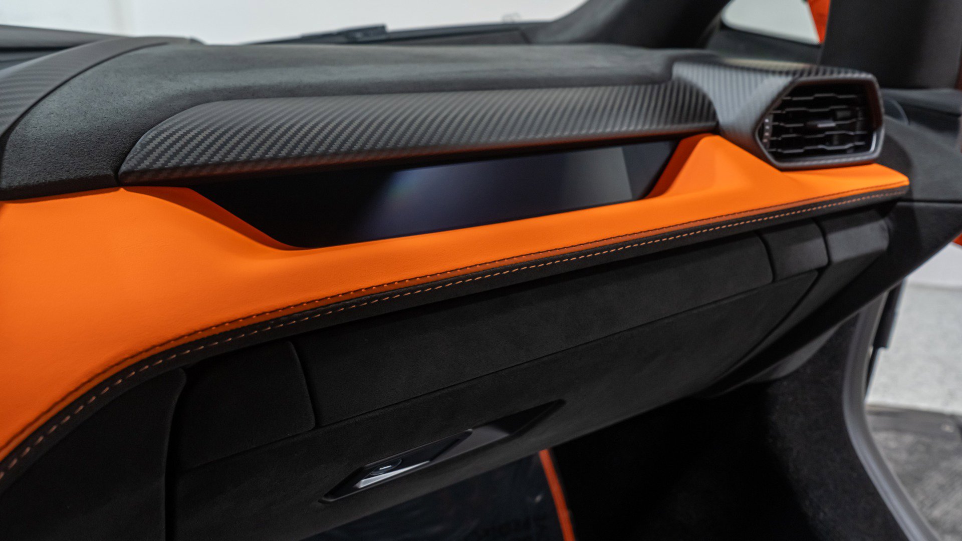 Used 2025 Lamborghini Revuelto image 60