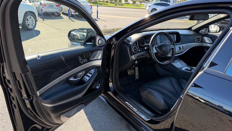 Used 2015 Mercedes-Benz S 63 AMG 4MATIC Sedan image 19