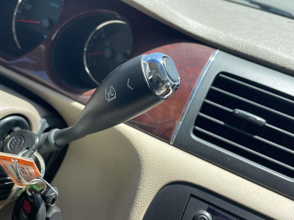 Used 2006 Buick Lucerne CXL w/ Driver Confidence Package FWD image 28