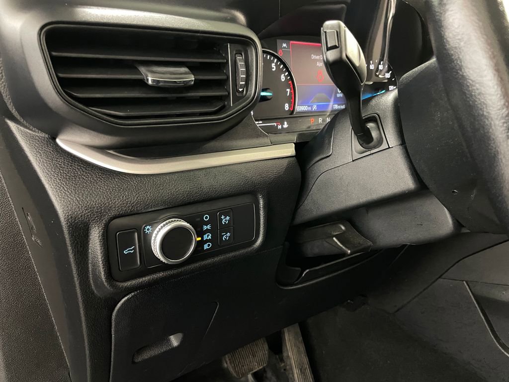 Used 2021 Ford Explorer XLT AWD/4WD image 26