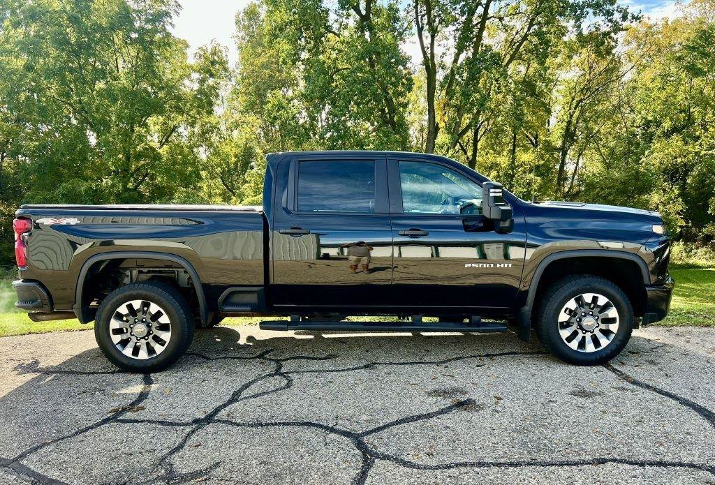 Used 2021 Chevrolet Silverado 2500 Custom w/ Custom Value Package AWD/4WD image 5