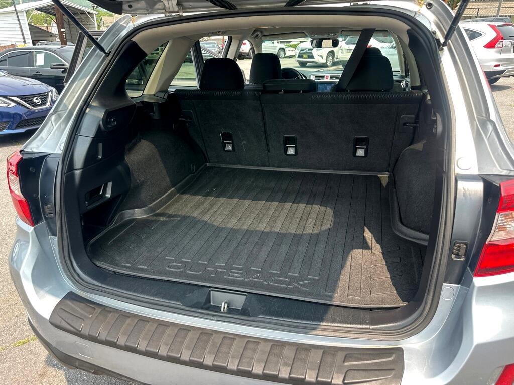 Used 2017 Subaru Outback 2.5i Premium image 23
