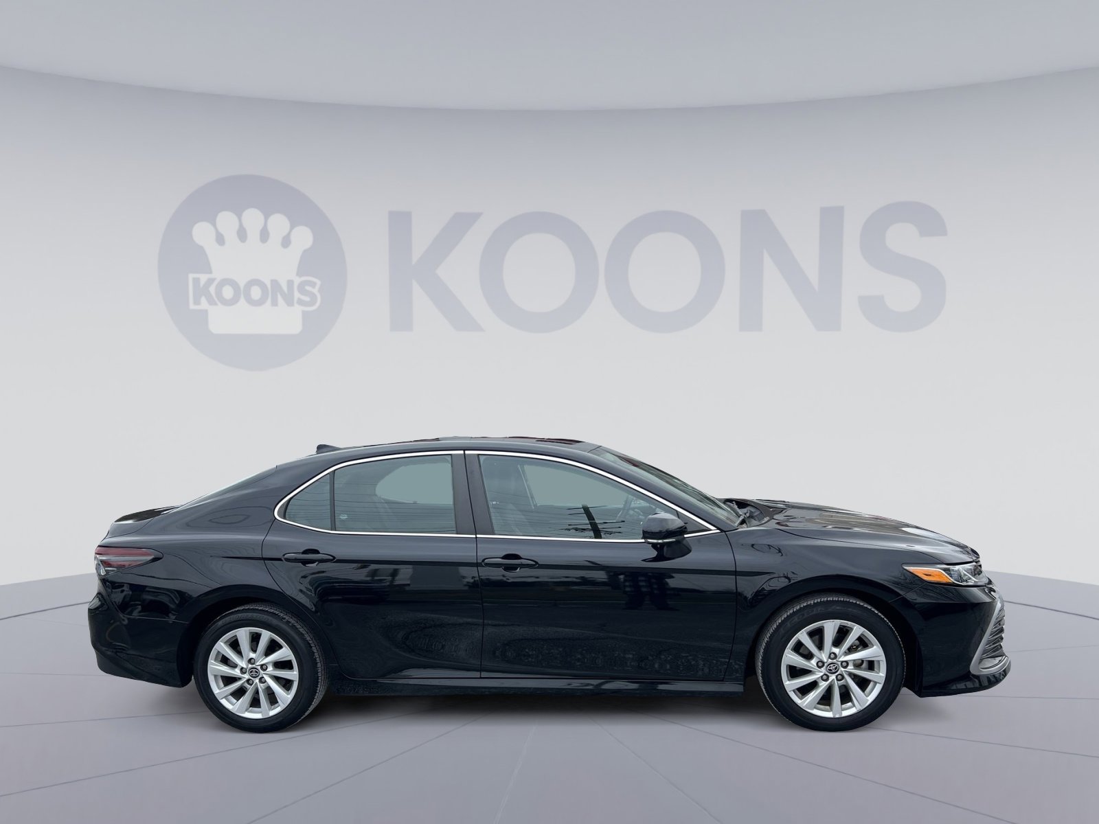 Used 2023 Toyota Camry LE image 8