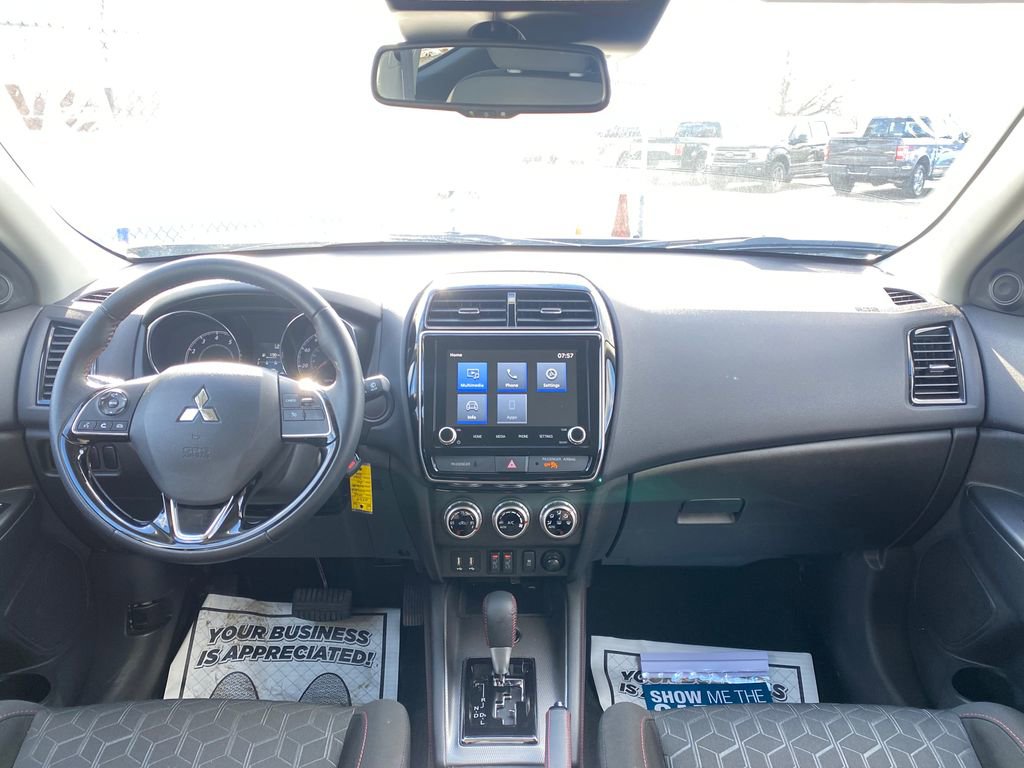 Used 2025 Mitsubishi Outlander Sport ES image 18