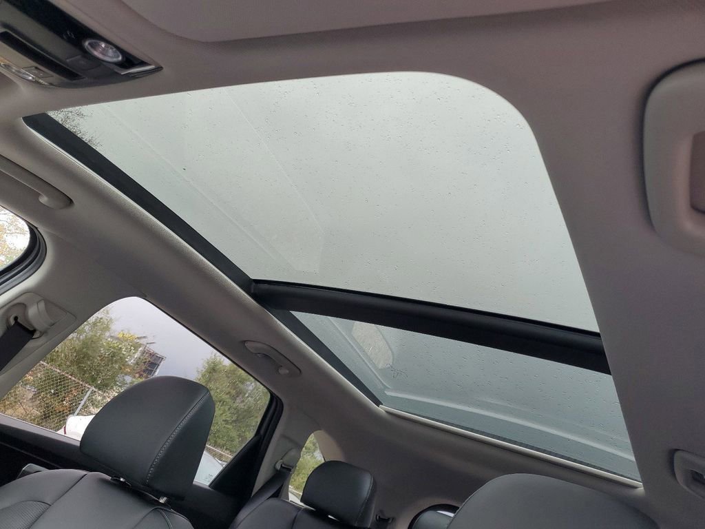 Used 2025 Kia Sorento S w/ Panoramic Sunroof Package FWD image 10