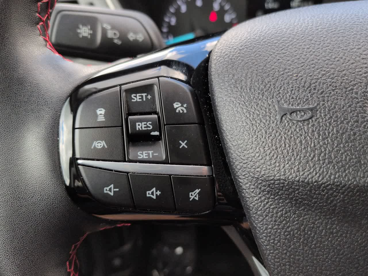 Used 2022 Ford Escape SEL w/ SEL Stealth AWD Package image 25