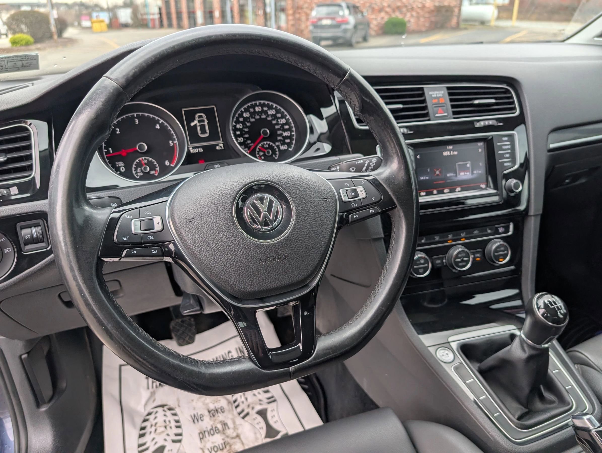 Used 2015 Volkswagen Golf TDI S image 13