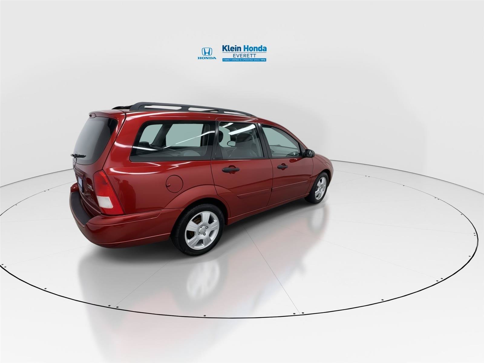 Used 2003 Ford Focus ZTW FWD image 2
