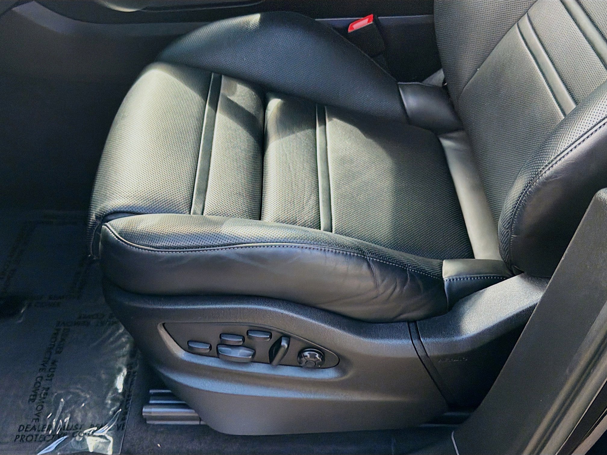 Used 2023 Porsche Cayenne Platinum Edition image 15
