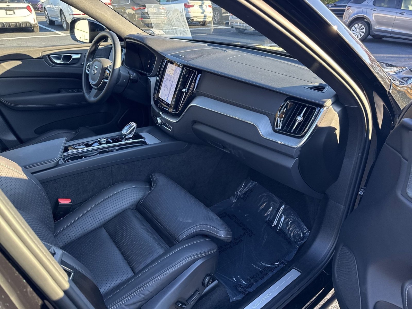 Used 2024 Volvo XC60 T8 Ultimate w/ Protection Package Premier image 33