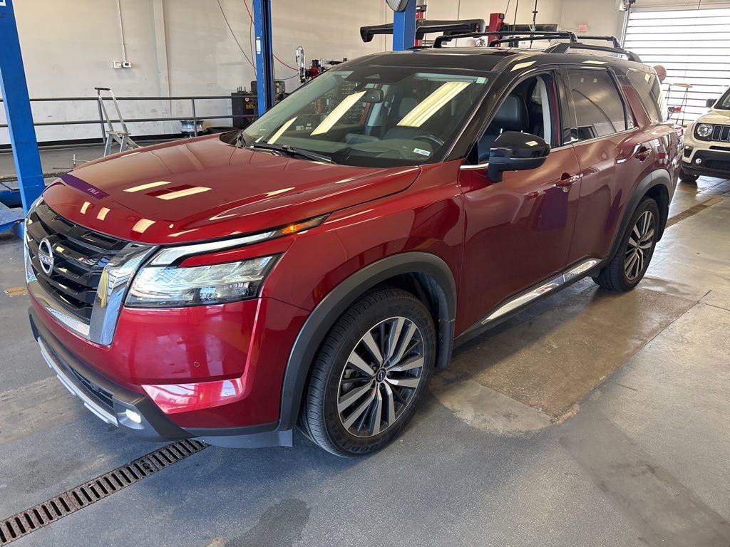 Used 2022 Nissan Pathfinder Platinum w/ Cargo Package image 4