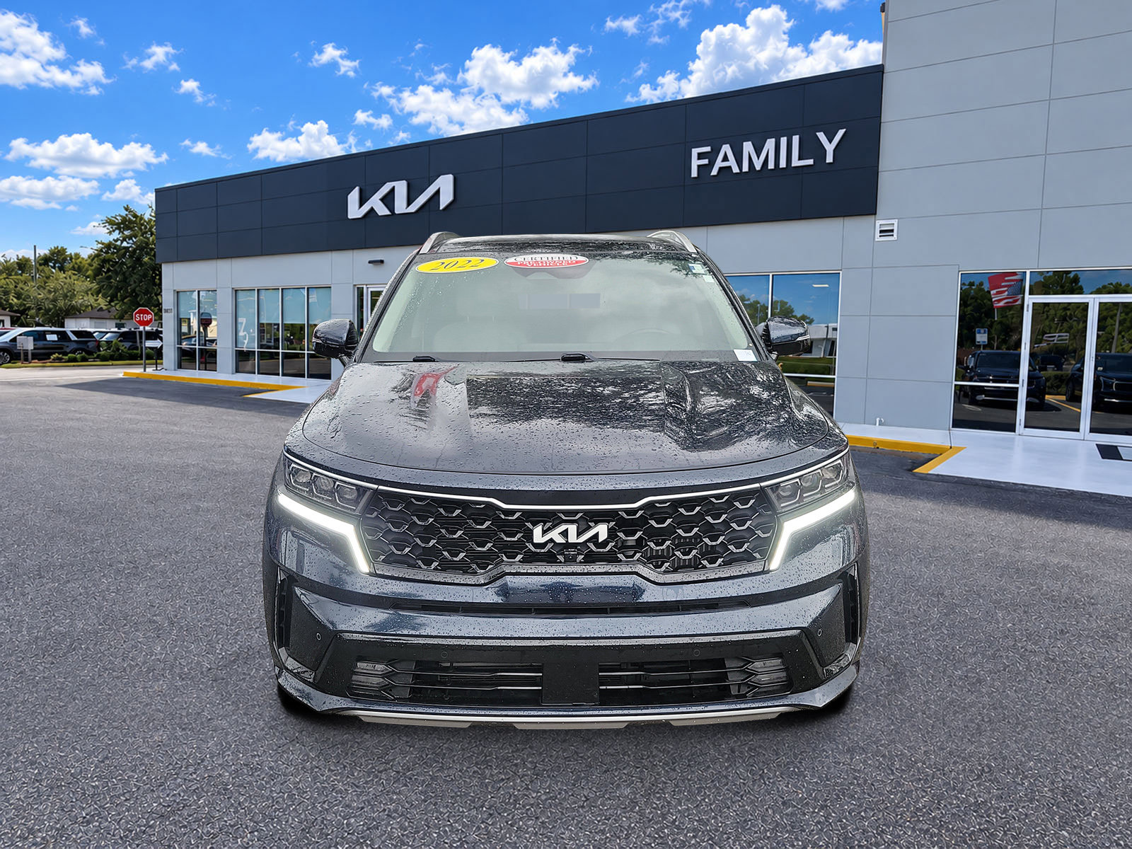Certified 2022 Kia Sorento SX Prestige w/ Panoramic Sunroof Package AWD/4WD image 2