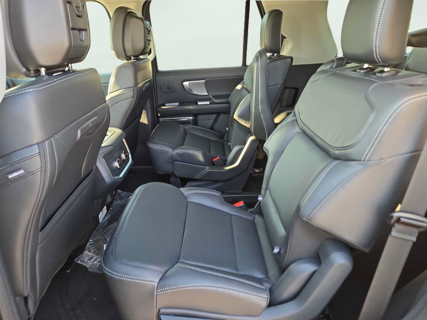 New 2027 Ford Expedition Platinum w/ Driver's Package RWD image 24